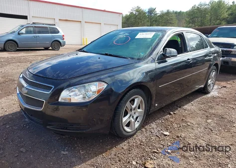2010 Chevrolet Malibu Ls z USA, uszkodzony, nr VIN 1G1ZB5EB4AF110016